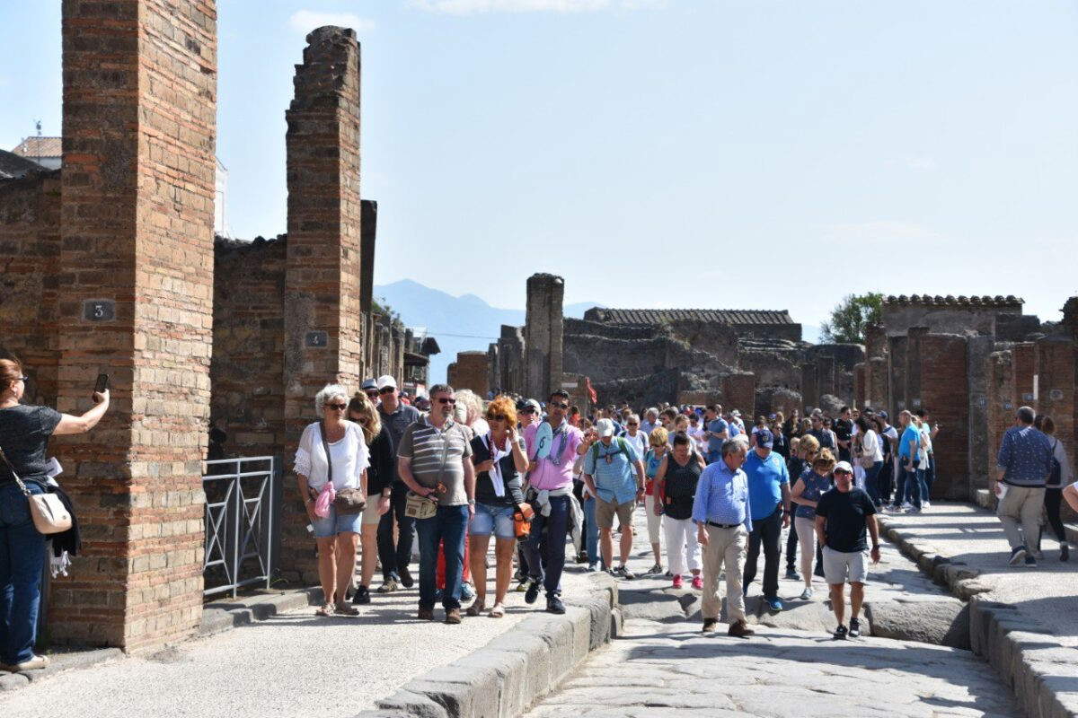 A Pompei l'aumento dei flussi turistici non dipende da nuovi scavi o dalla riapertura di domus: un nuovo studio 