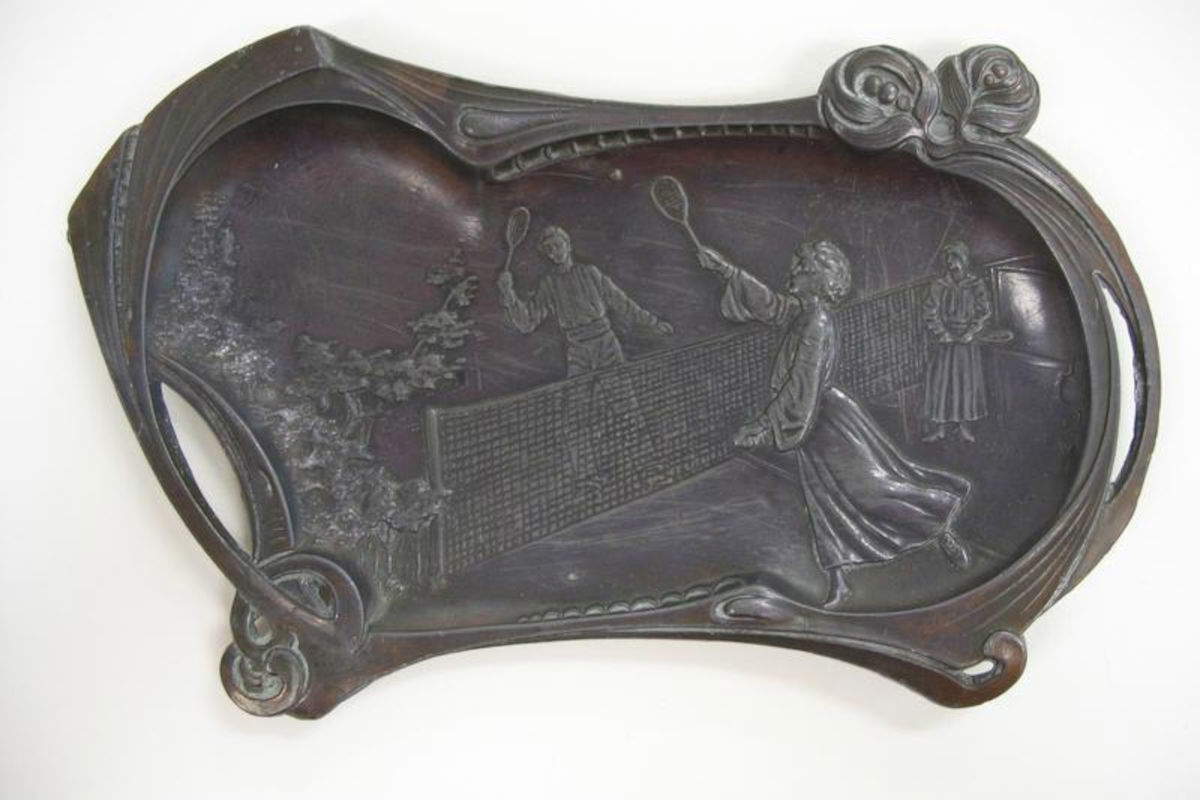 Vassoio in peltro Art Nouveau, 1902 circa