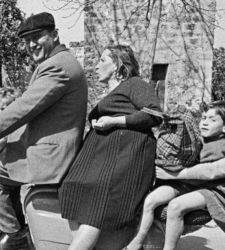 Bruno Barbey: Italien in den 1960er Jahren in Schwarz-Weiß im Palazzo Falletti di Barolo