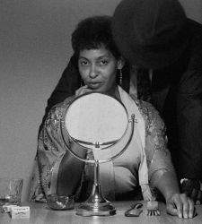 Poor, black, working-class and woman. What Carrie Mae Weems' exhibition in Turin looks like.