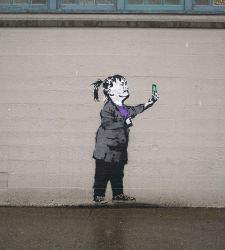 Why is it almost impossible to find art criticism on social media?