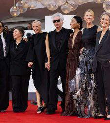 Venecia 82, León de Oro a Jim Jarmusch y Coppa Volpi a Toni Servillo: todos los premios del Festival de Venecia