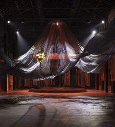 Laure Prouvost, wenn Kunst zum Quantum wird. So sieht die OGR-Ausstellung in Turin aus