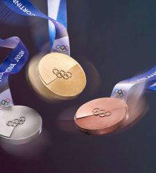 Presentate le medaglie dei Giochi di Milano Cortina 2026: un design simbolo di unità