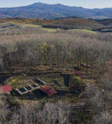 Montalcino, un concours national pour raconter l'histoire de Poggio Civitella à travers l'art contemporain