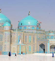 Violento terremoto nocturno en Afganistán: daños en la Mezquita Azul de Mazar-i-Sharif