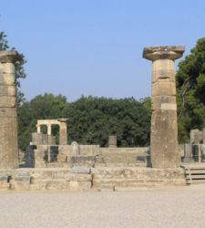 Encendido de la llama olímpica ante el Templo de Hera: viajará a Milán Cortina 2026