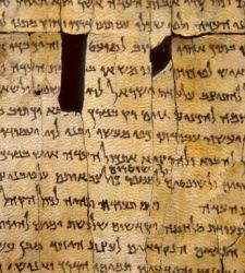 L'intelligenza artificiale riscrive la cronologia dei Rotoli del Mar Morto: sono più antichi del previsto
