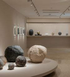 Venezia, alla Collezione Peggy Guggenheim una mostra interamente dedicata alle ceramiche di Lucio Fontana