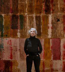 Renata Boero, l'alchimie de la peinture naturelle exposée à Macerata