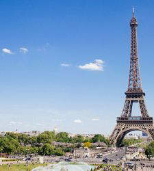 París, hasta la Torre Eiffel cierra por el calor extremo