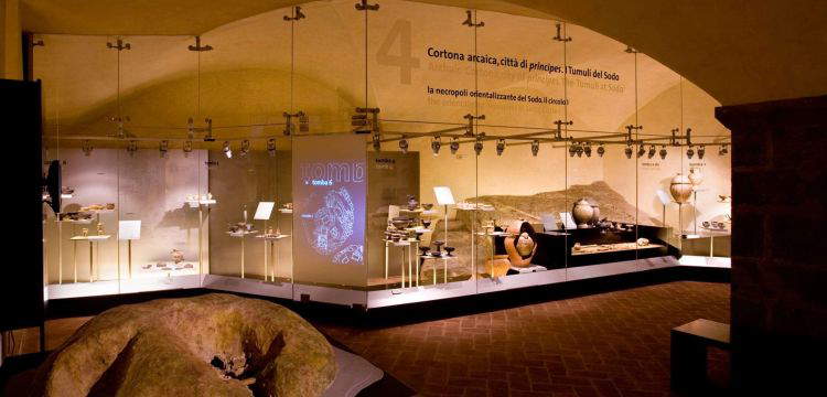 A l'intérieur du Museo dell'Accademia Etrusca di Cortona : le musée raconté par son comité technique