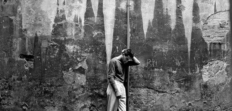 Un expérimentateur inépuisable. Entretien avec le photographe Nino Migliori