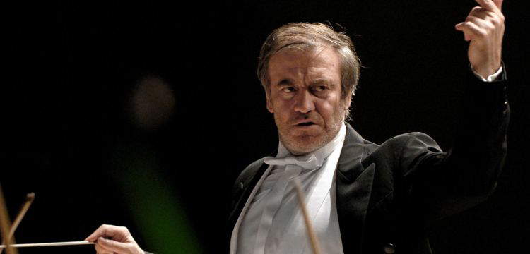 Perch&eacute; Valerij Gergiev non dovrebbe esibirsi alla Reggia di Caserta