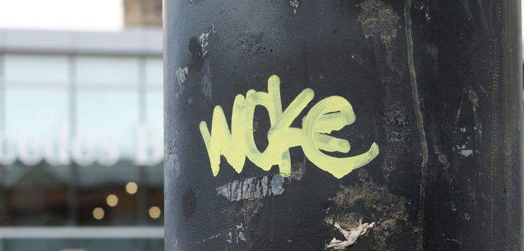 Woke Art : s'agit-il d'un art sincère ou d'un simple conformisme ?