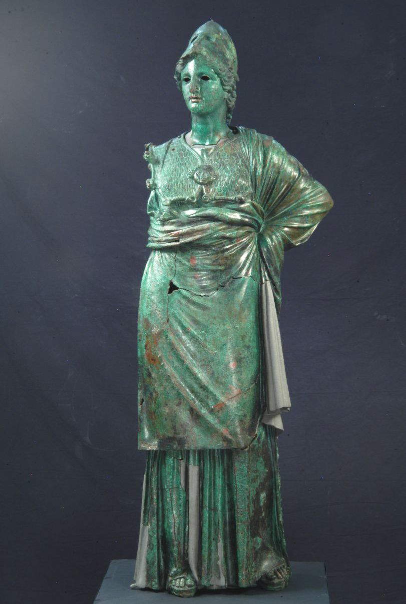 Artista etrusco, Minerva di Arezzo (280-270 a.C.; bronzo, altezza 155 cm; Firenze, Museo Archeologico Nazionale)