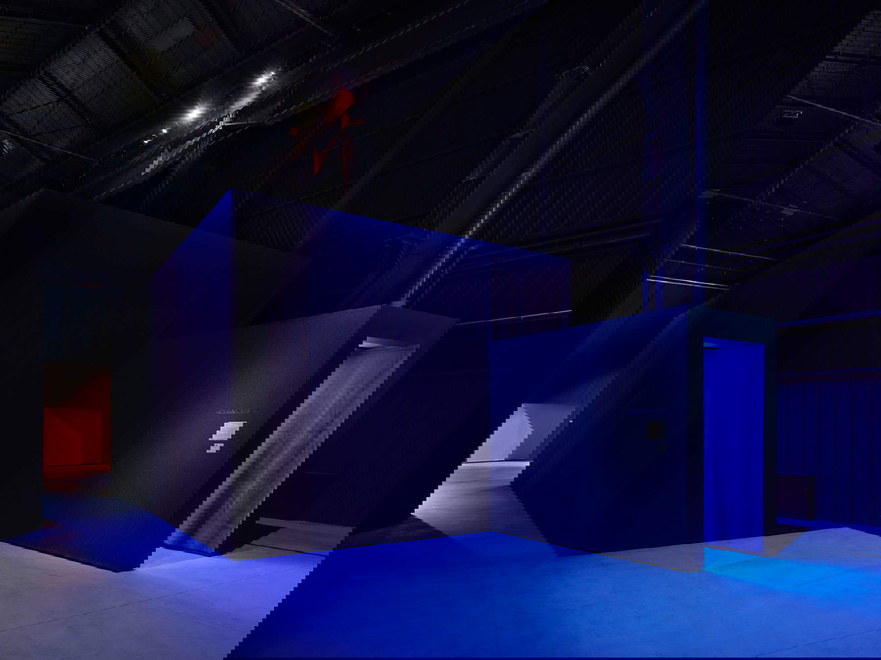 Plans d'exposition pour l'exposition Nan Goldin. This Will Not End Well &copy; Nan Goldin, avec l'aimable autorisation de l'artiste, de Gagosian et de Pirelli HangarBicocca, Milan. Photo : Agostino Osio