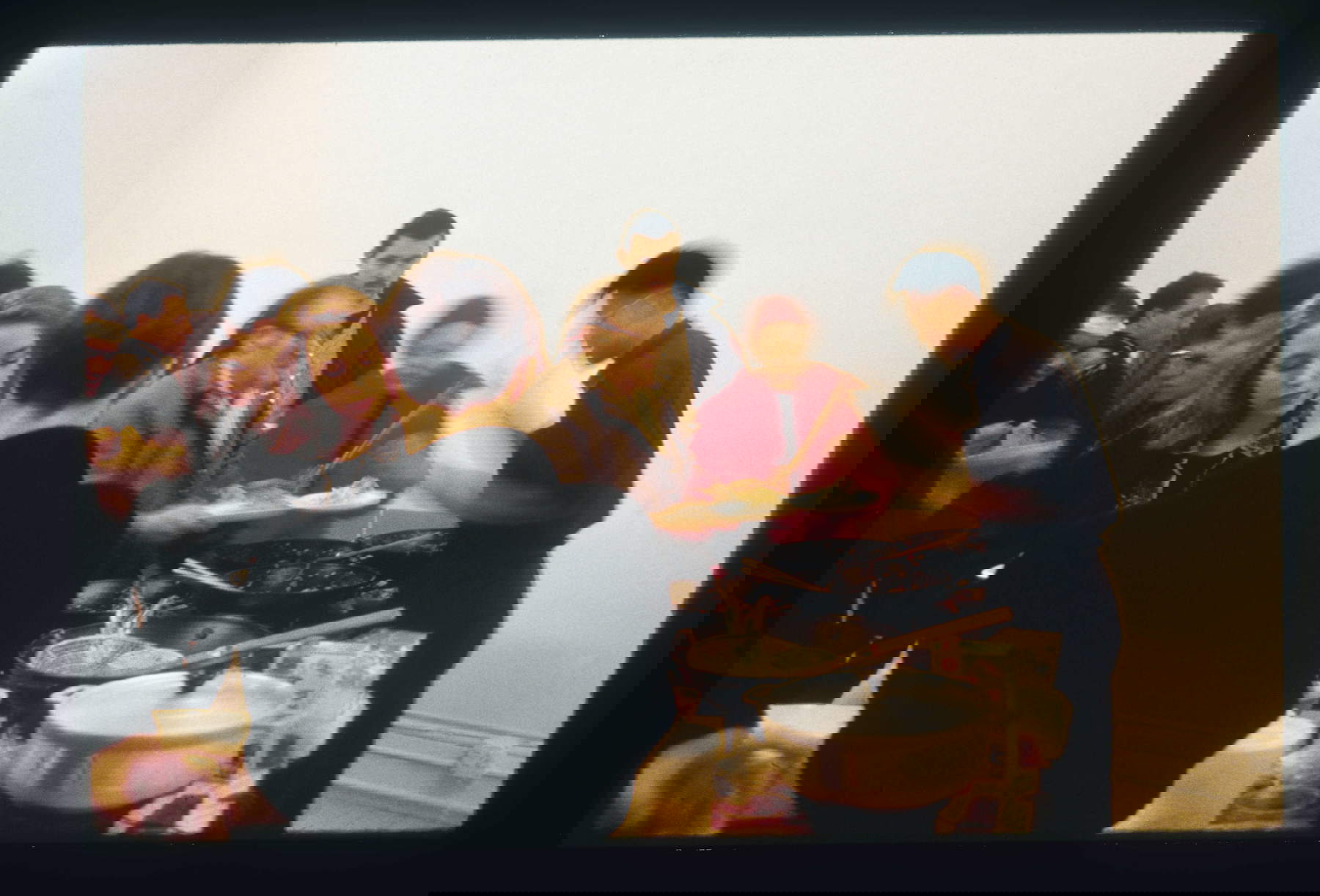 Rikrit Tiravanija, Ohne Titel (1990; Aktion in Project Room, Paula Allen Gallery, New York, 1990). Mit freundlicher Genehmigung des Künstlers