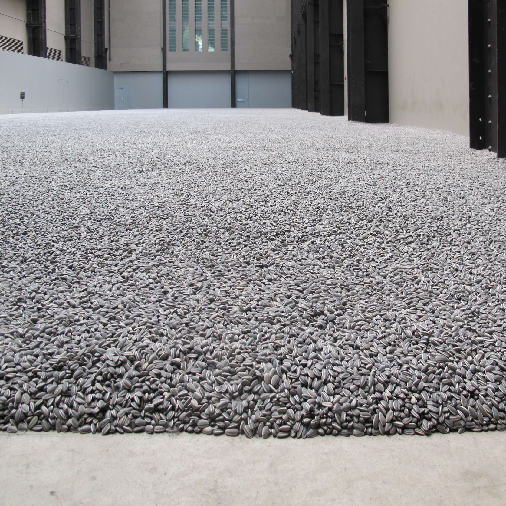 Ai Weiwei, Sunflower Seeds (2011, London, Tate Modern, Turbine Hall)