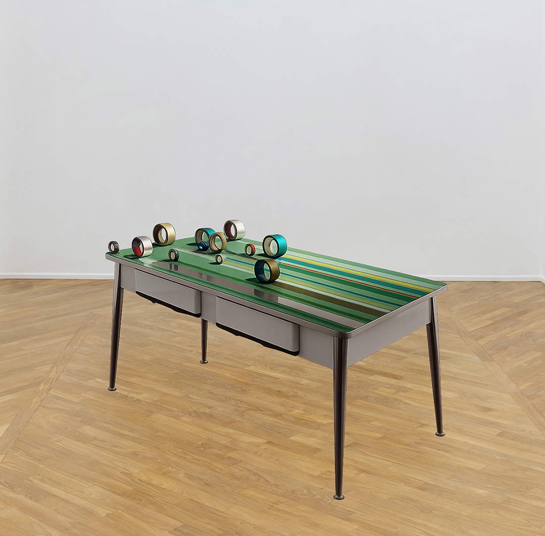 Vedovamazzei, Río Tokio (2006; mesa, nastria desivi coloreada, 78 x 128 x 68,5 cm). Presentado por: Umberto Di Marino. Precio: 35.000 euros