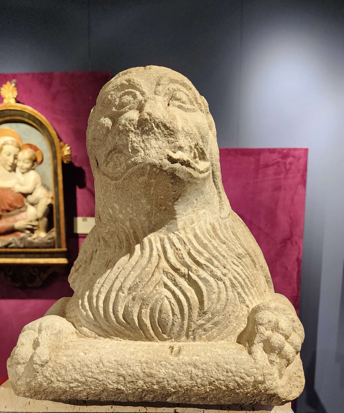 Zona de Lucca (?), Leo (siglo XIII; piedra). Precio: 44.000 euros