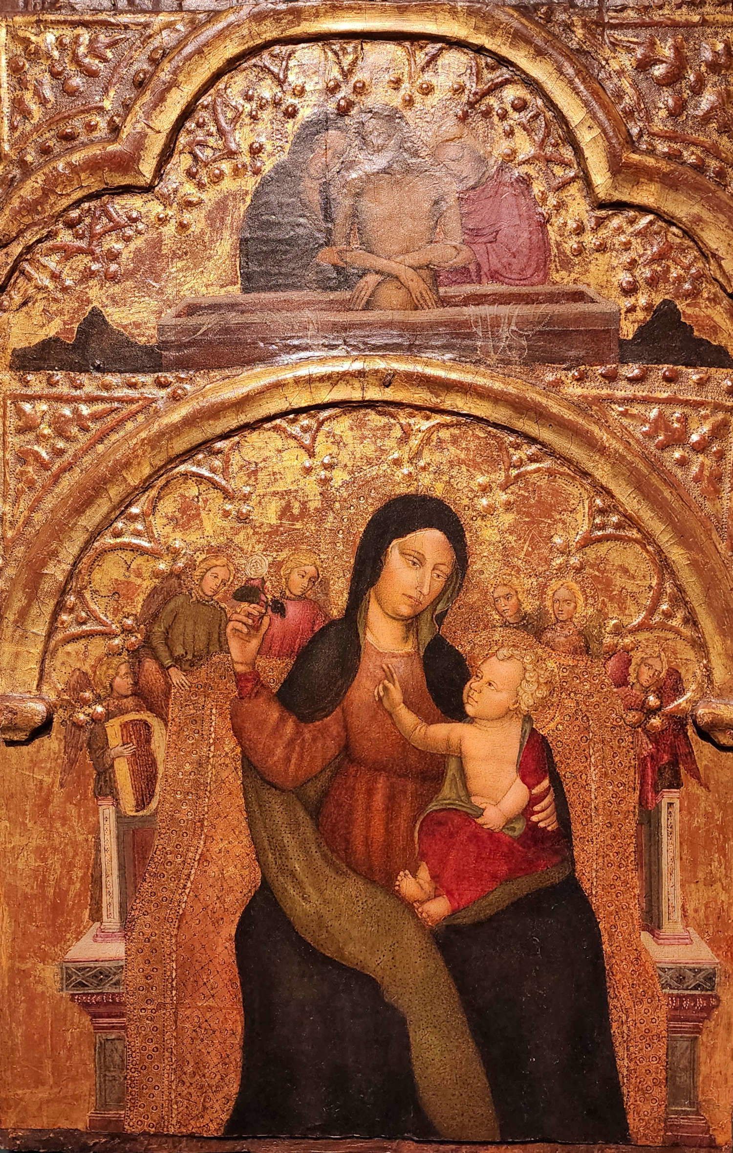 Zanino di Pietro, Virgen con el Niño entronizado de ángeles y deposición (temple sobre tabla, 66 x 42 cm)