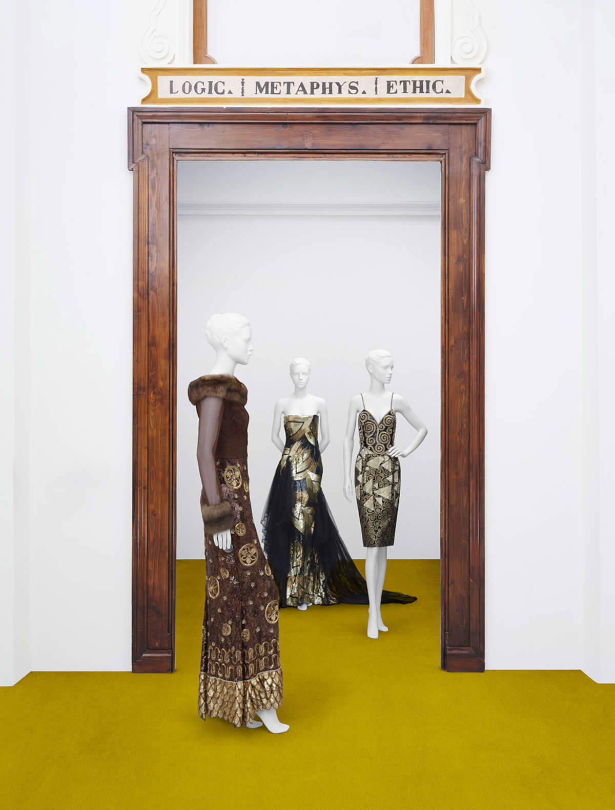 Valentino Garavani, Haute Couture, Model 132 (fall-winter 1992-1993)