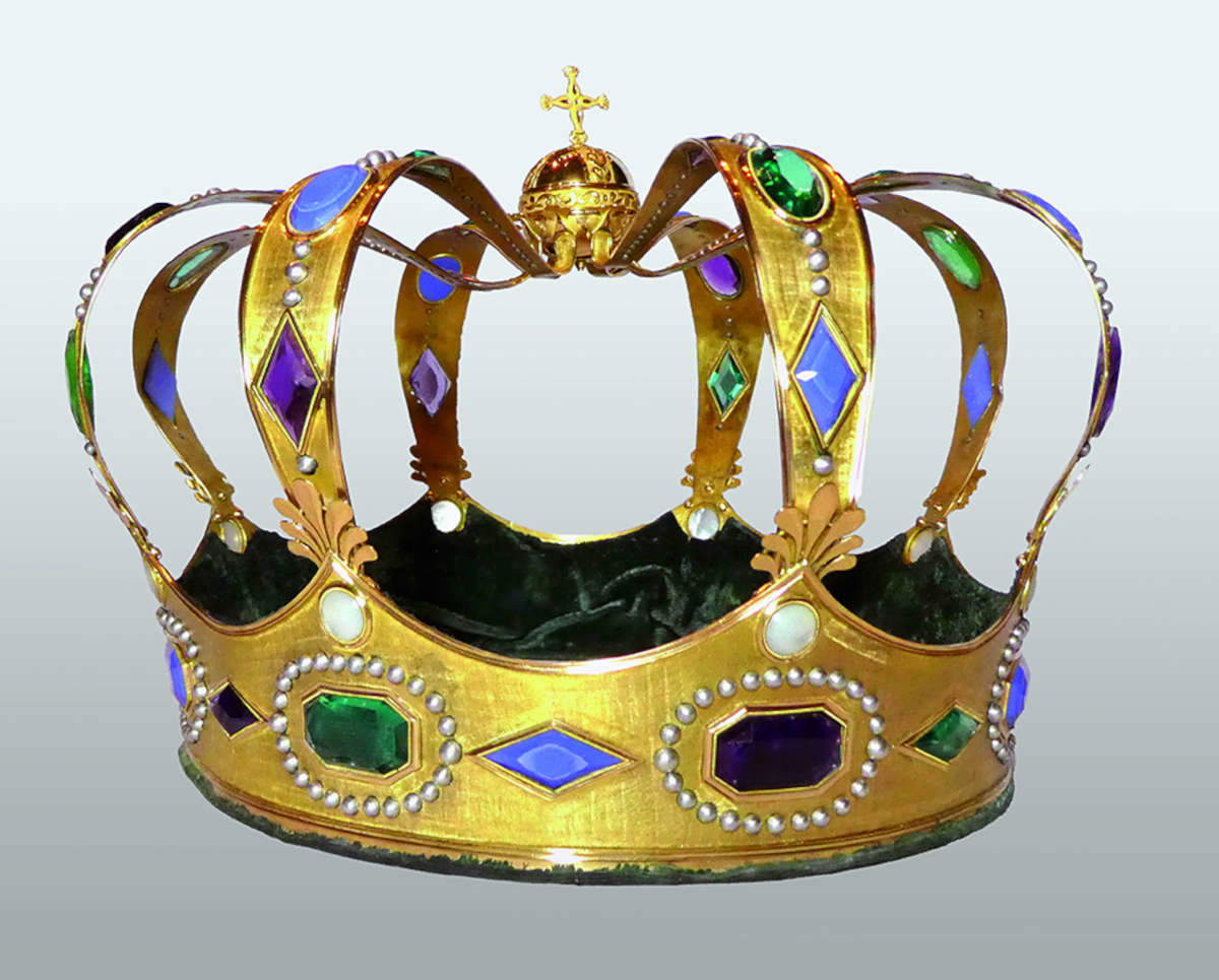 Bernard-Armand Marguerite, Corona (oro, plata, vidrio y pasta de vidrio, nácar, terciopelo, altura 13 cm, diámetro mayor 20 cm, diámetro menor 17 cm; Milán, Pinacoteca di Brera, en depósito en el Museo del Risorgimento) &copy; Pinacoteca di Brera, Milán - MiC / Foto Thierry Radelet