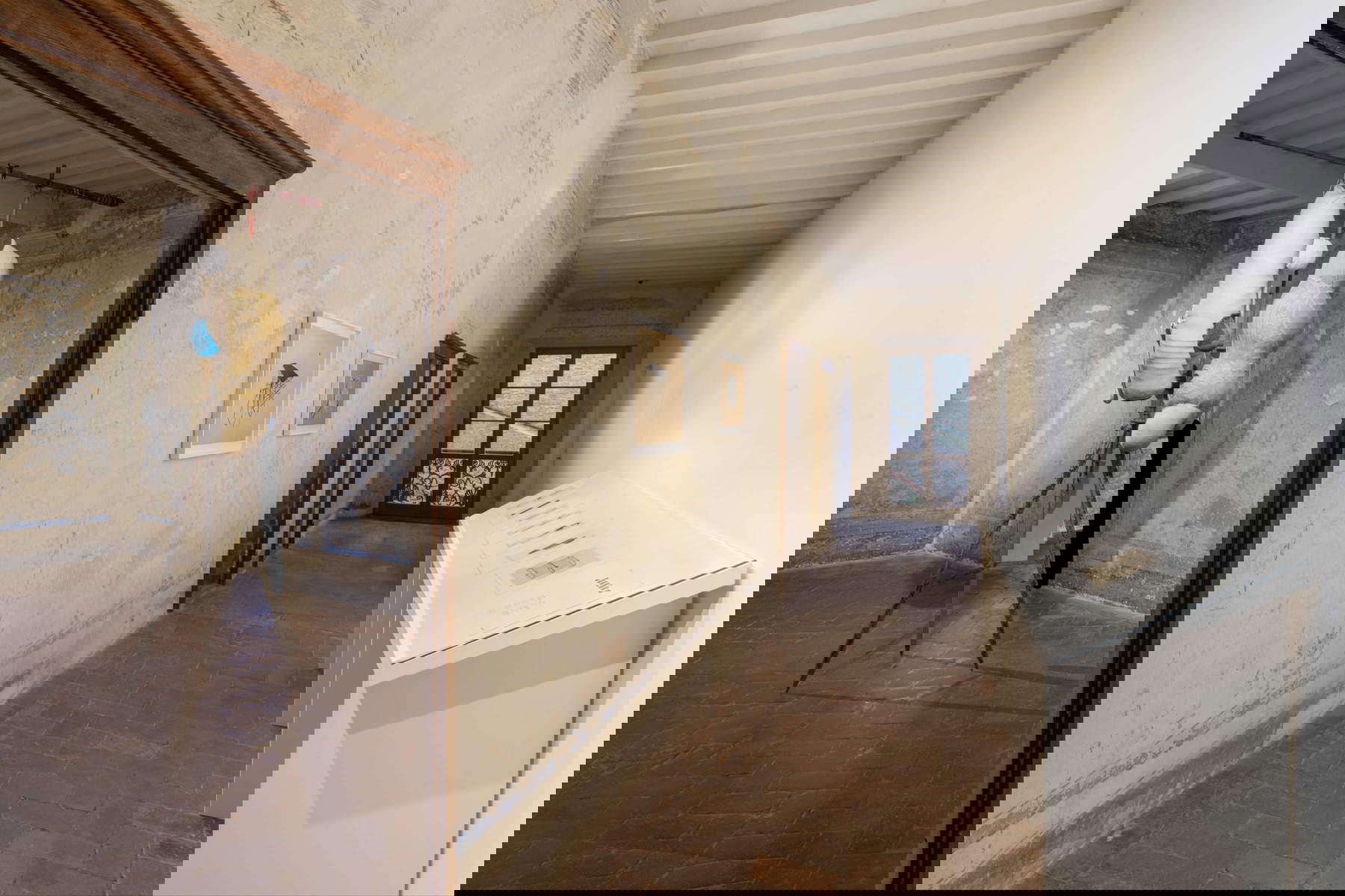 Montaje de la exposición Berlinde De Bruyckere. Lo mismo de siempre