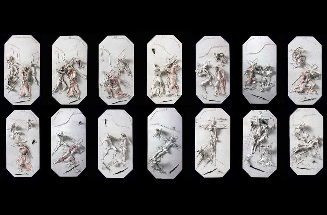 Lucio Fontana, Via Crucis bianca (1955; 14 formelle in gesso, 41,5 x 21 cm ciascuna; Milano, Museo Diocesano)