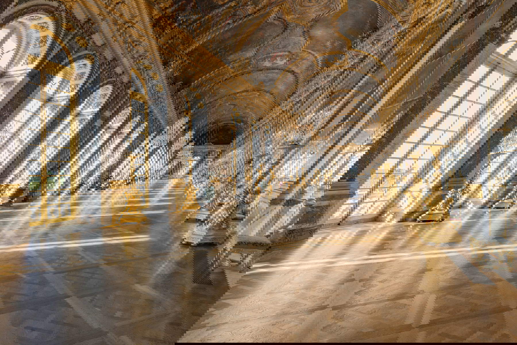 Versailles, Gallery of Mirrors. Photo: Christophe Fouin