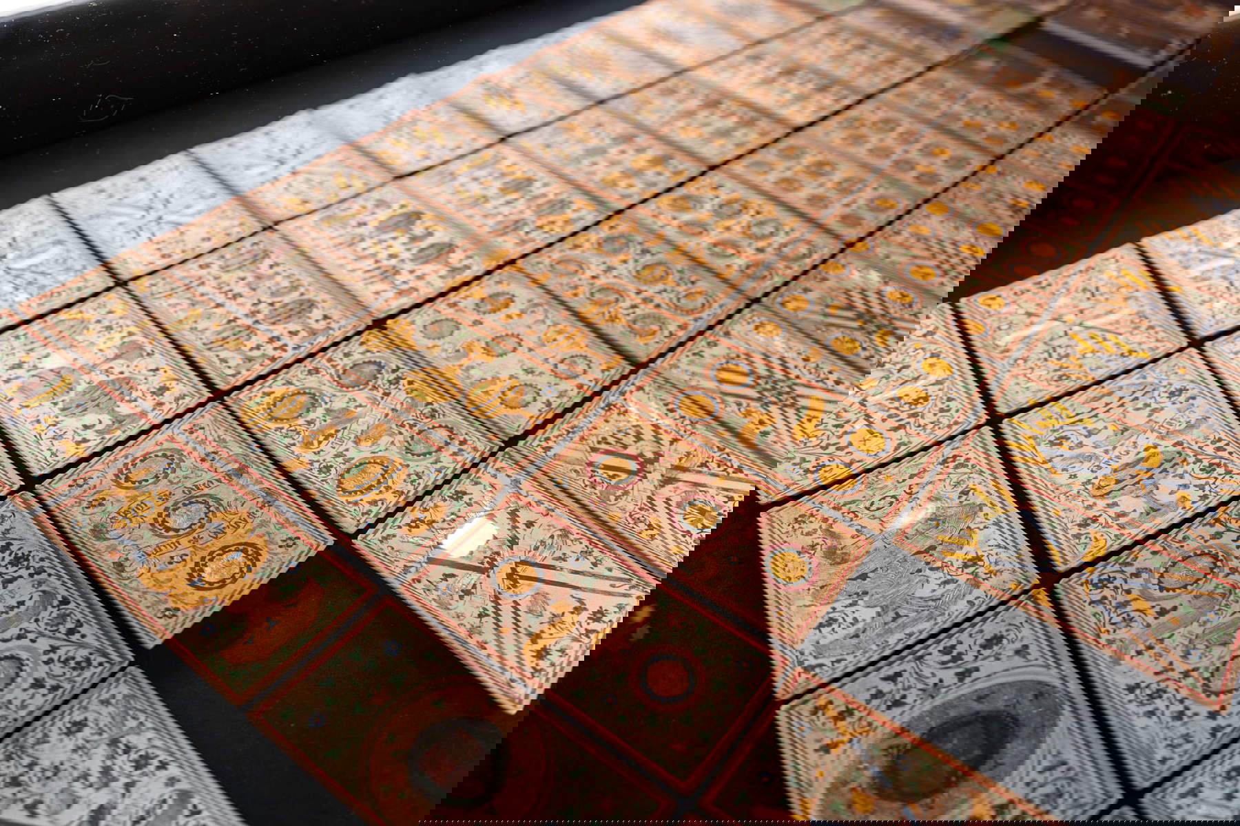 Allestimenti della mostra Tarocchi. Le origini, le carte, la fortuna, Accademia Carrara. Foto: Antonio Cadei