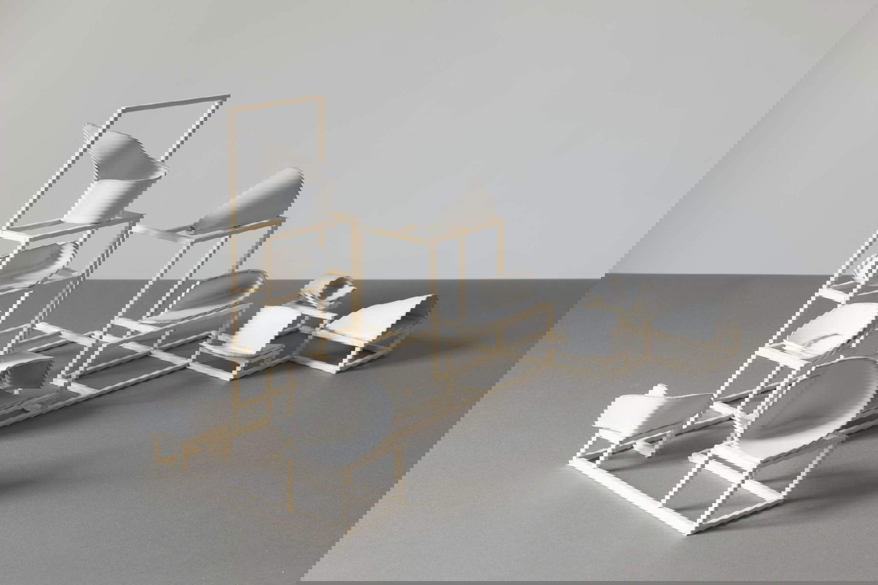 Manuela Cirino, Dall'opaco (2020 ; céramique et bois, 25,5 x 51,5 x 27 cm). Photo : Manuela Cirino