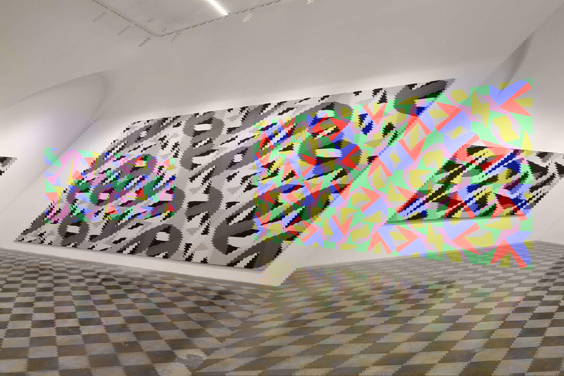 Aufbau für die Ausstellung Aesthetic Engineering von Sergio Lombardo in der Galerie 1/9unosunove. Foto: Roberto Arpa