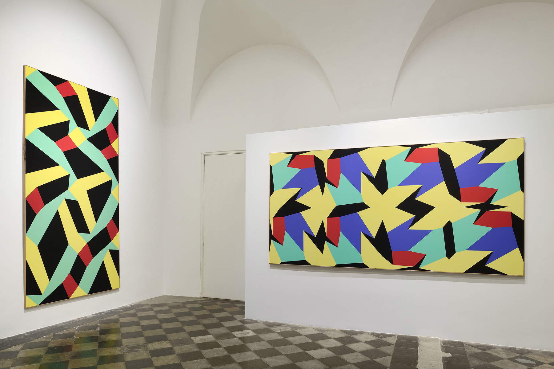 Aufbau für die Ausstellung Aesthetic Engineering von Sergio Lombardo in der Galerie 1/9unosunove. Foto: Roberto Arpa