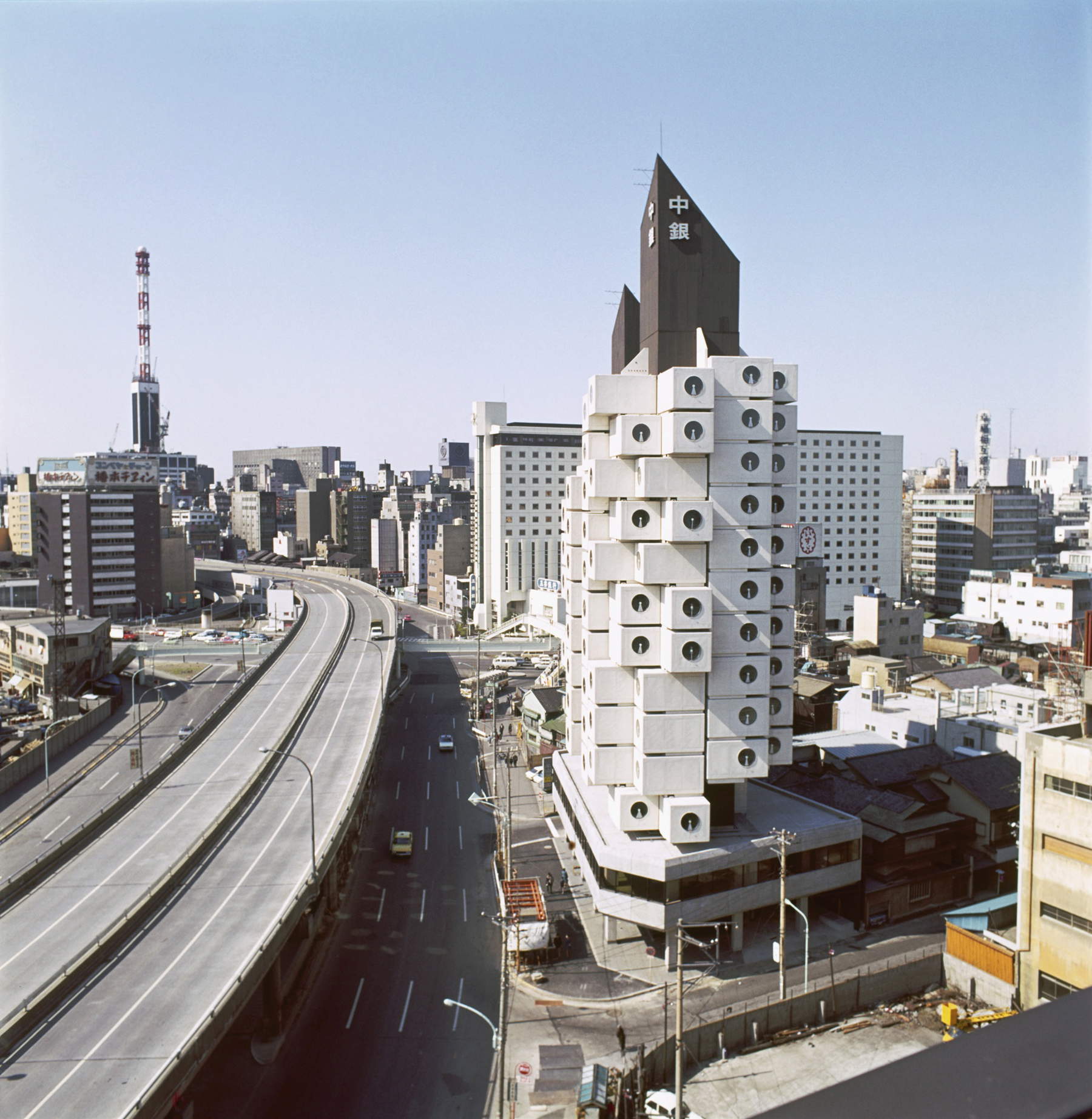 Kisho Kurokawa, Architect &amp; Associates, Nakagin Capsule Tower, Tokyo (1970&ndash;1972). Foto: Tomio Ohashi