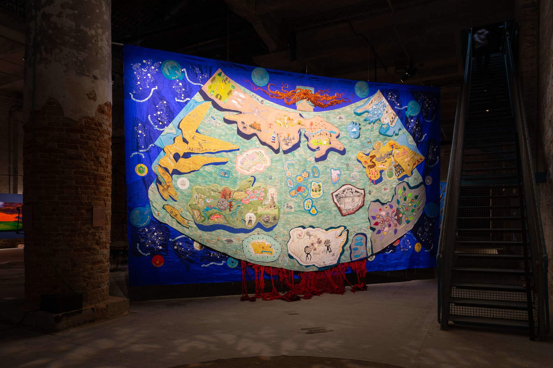 Biennale de Venise 2026, exposition internationale In minor keys, organisée par Koyo Kouoh. Mise en place. Photo : Luca Zambelli Bais
