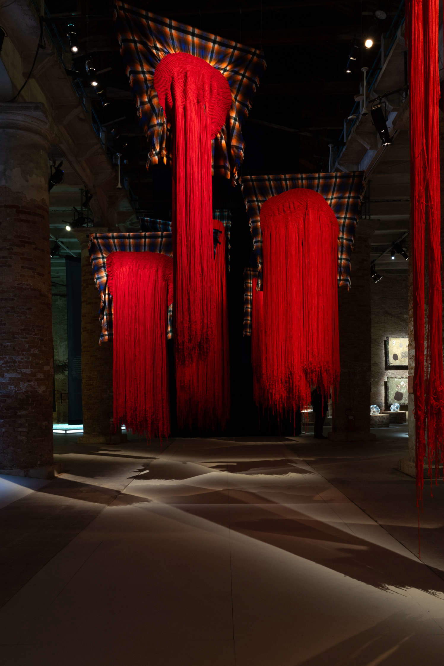 Biennale de Venise 2026, exposition internationale In minor keys, organisée par Koyo Kouoh. Mise en place. Photo : Luca Zambelli Bais