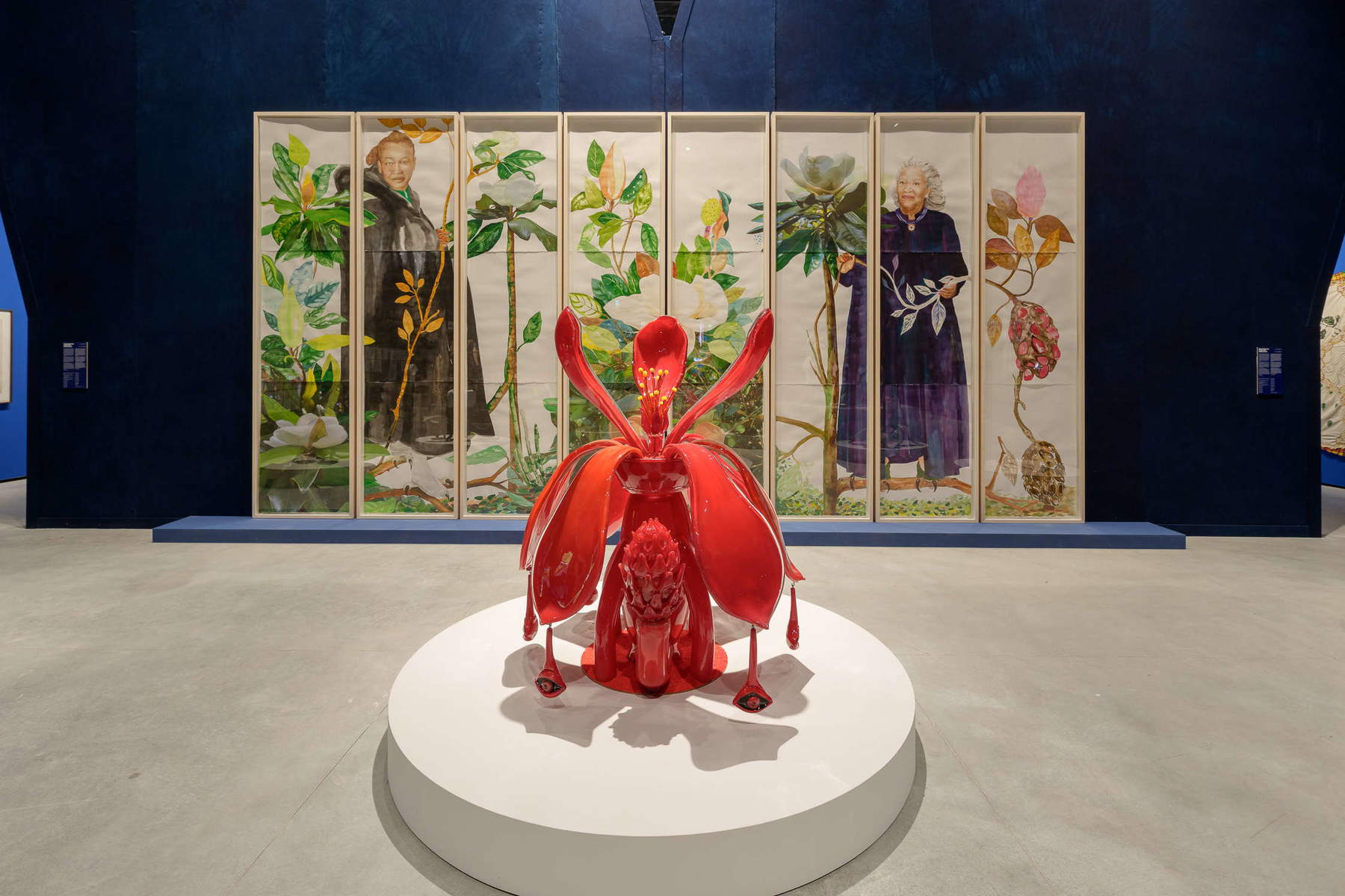 Maria Magdalena Campos-Pons, Anatomía del magnolio para Koyo Kouoh y Anatomía del magnolio para Toni Morrison (2026; díptico, Aches archive darta, impresión inkjet, acuarela, tinta, gouache sobre 8 paneles enmarcados, 4 por obra, 335 &times; 305,3 cm c/u). Foto: Andrea Avezz&ugrave;