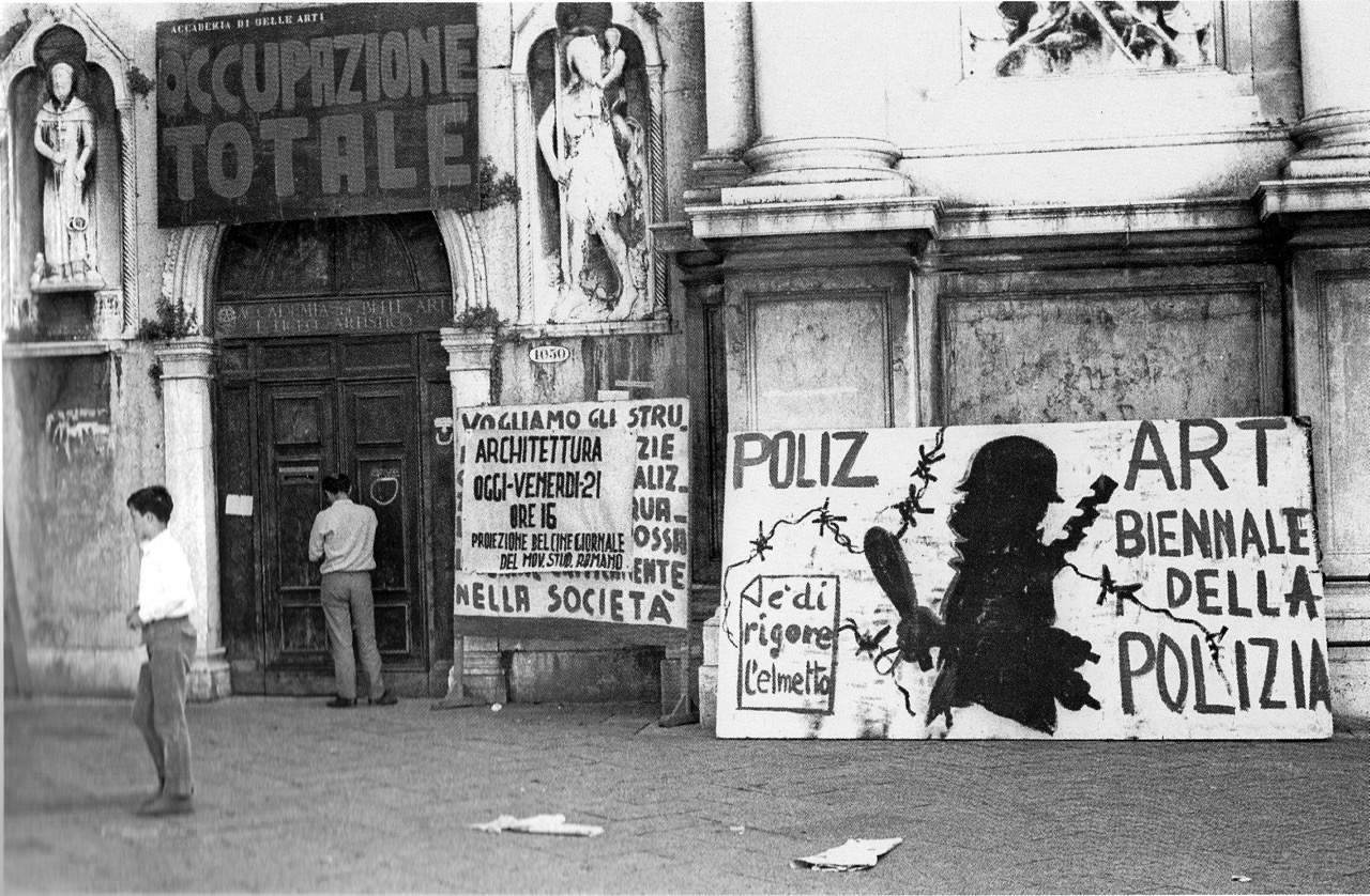 Contestazione alla Biennale del 1968. Foto: Silvestro Lodi