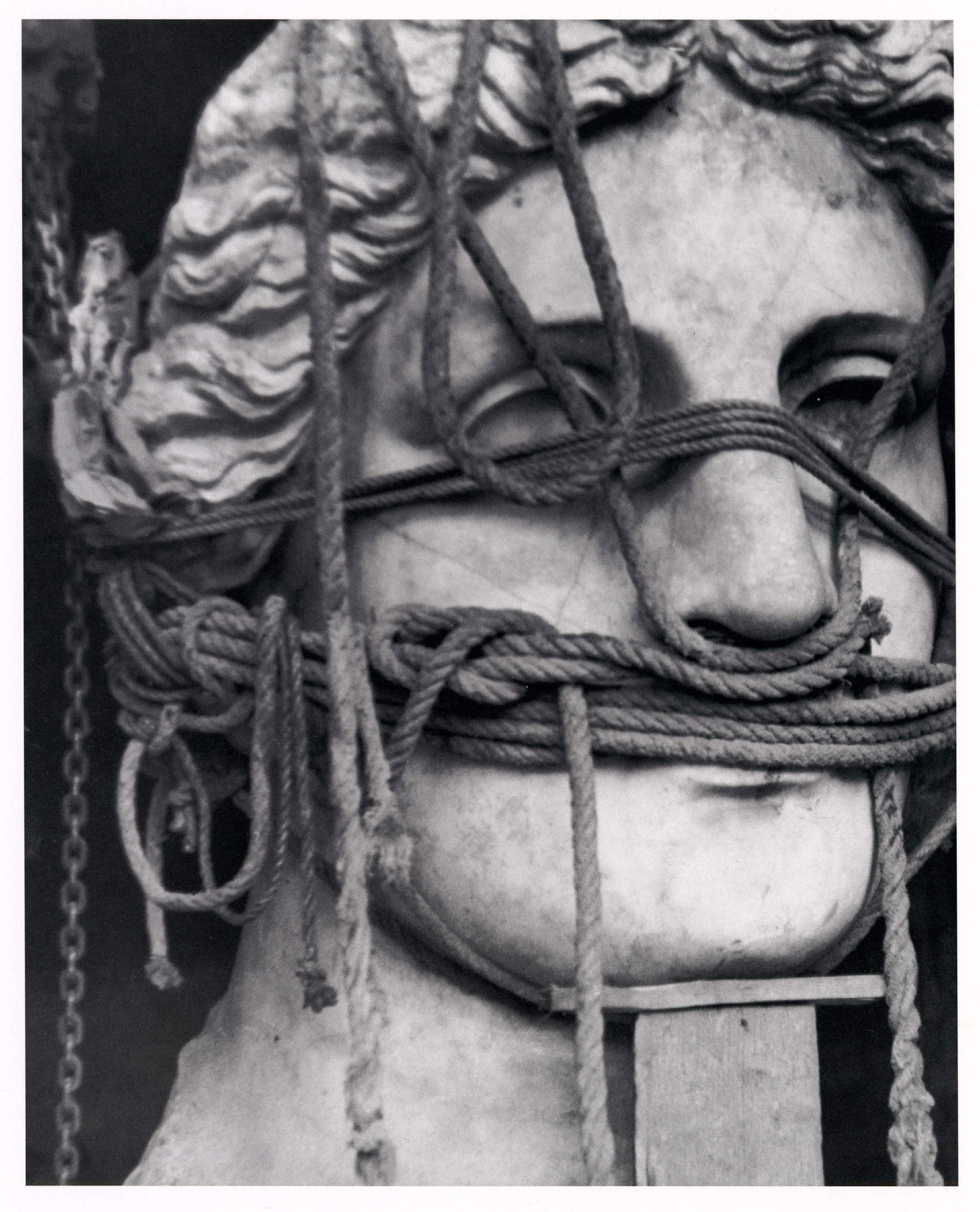 Max Peiffer Watenphul, Testa romana (1932; gelatina d&rsquo;argento su carta baritata, 23,2&times;29,4 cm). Foto Berlino, Bauhaus-Archiv Su concessione di Fondazione Max Peiffer Watenphul