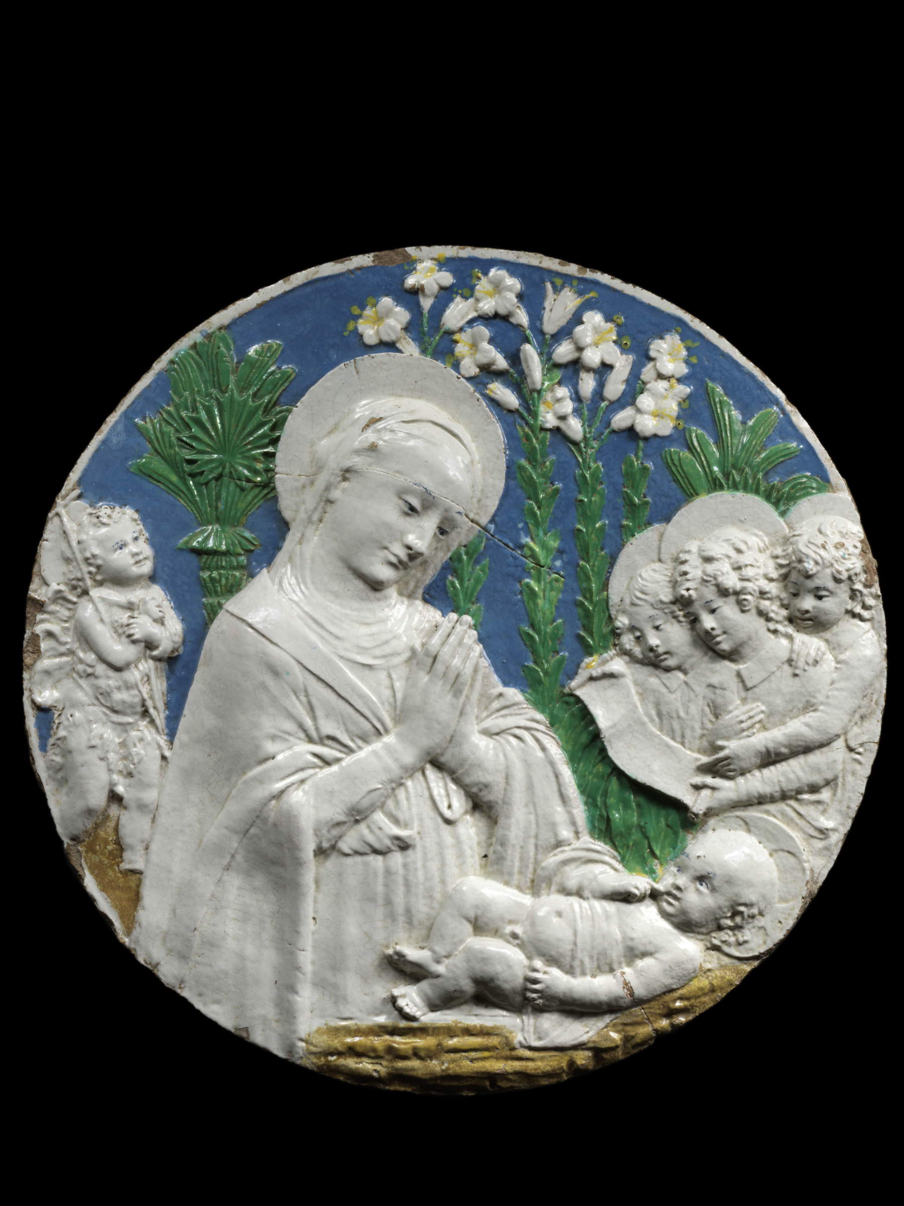 Benedetto Buglioni, Adorazione del Bambino con san Giovannino e angeli cantori (ultimo ventennio del XV secolo; terracotta invetriata policroma; Roma, VIVE &ndash; Vittoriano e Palazzo Venezia)