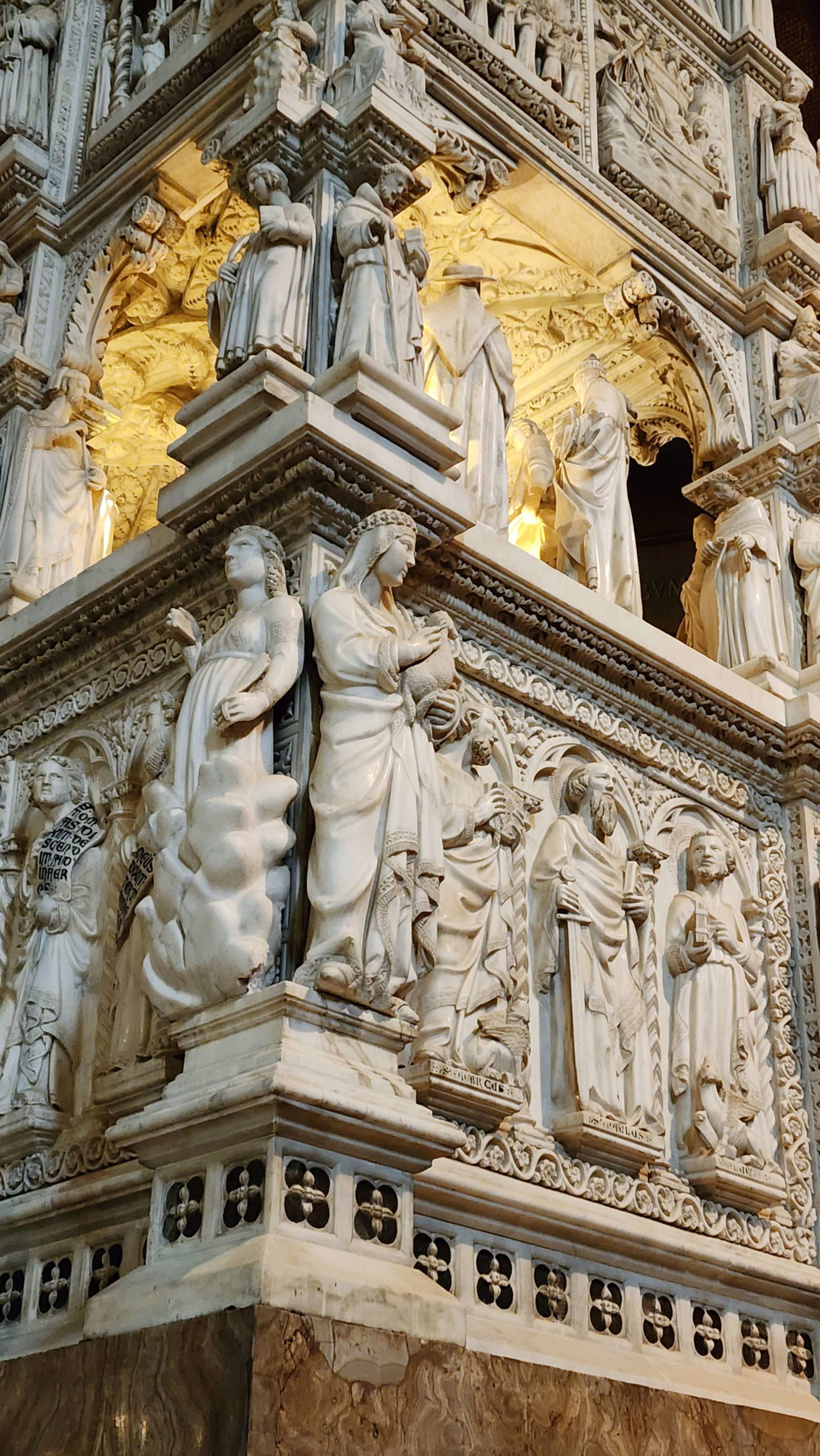 Pavia, Arca di Sant'Agostino. Foto: Finestre sull'Arte