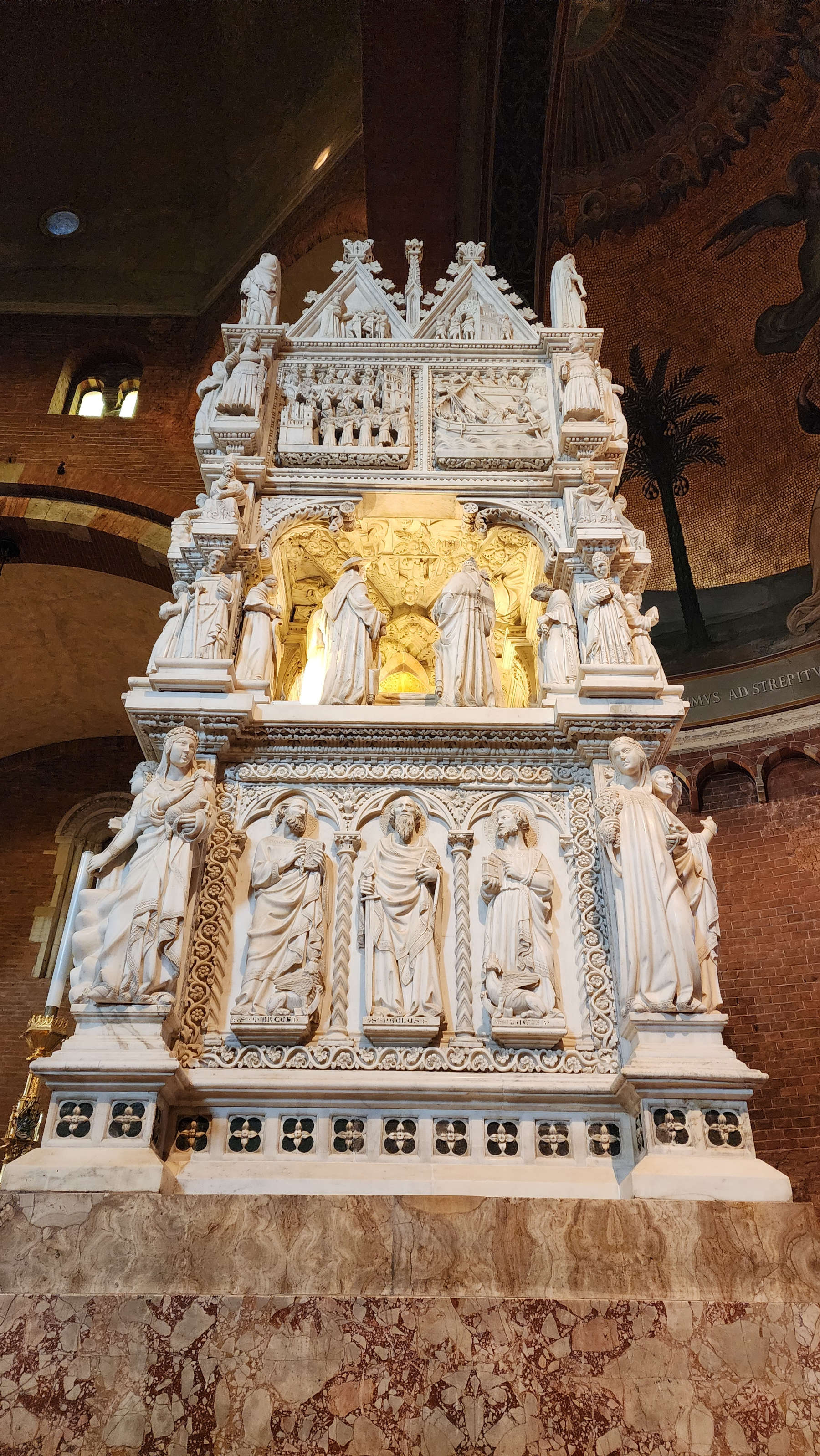 Pavia, Arca di Sant'Agostino. Foto: Finestre sull'Arte