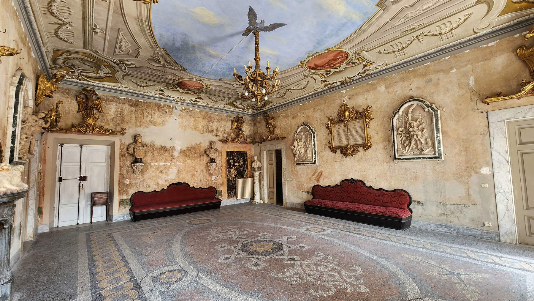 Salone di rappresentanza, Palazzo Staffetti Del Medico Sarteschi. Foto: Federico Giannini