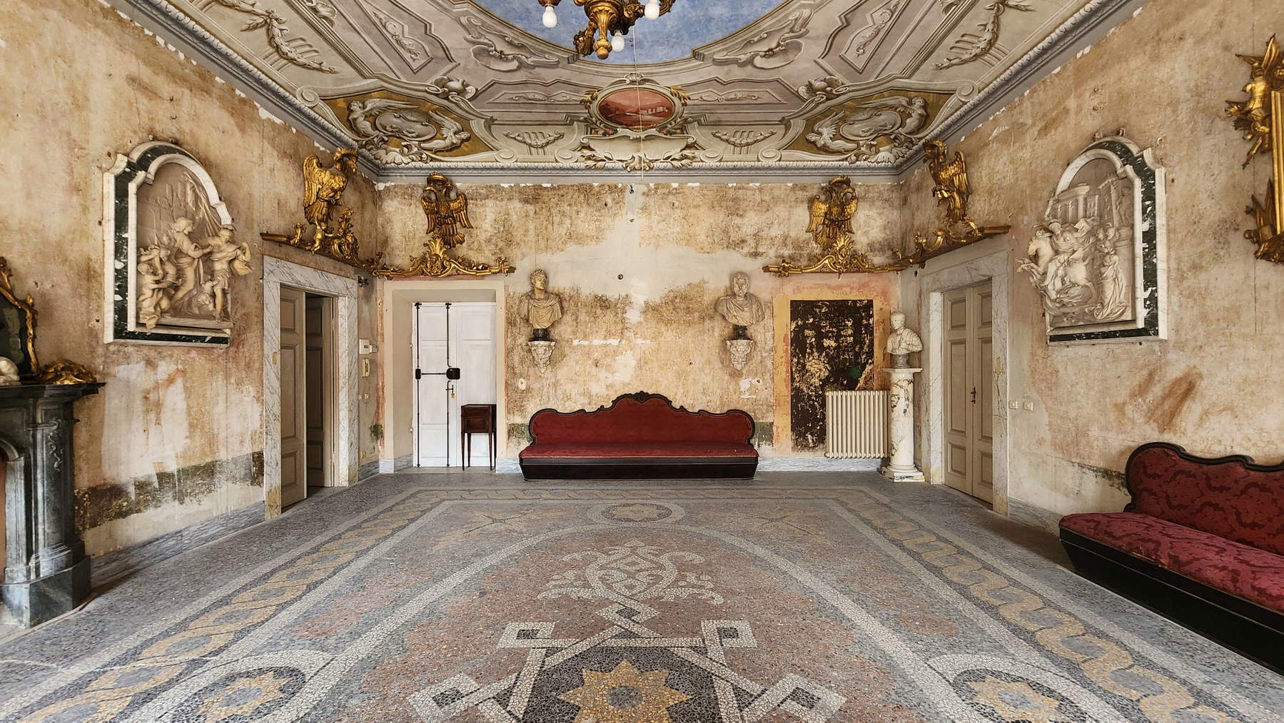 Salone di rappresentanza, Palazzo Staffetti Del Medico Sarteschi. Foto: Federico Giannini