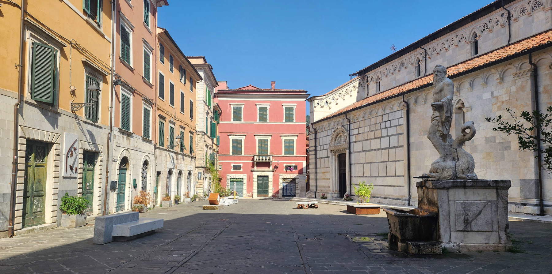 Carrara, Palazzo Staffetti Del Medico Sarteschi