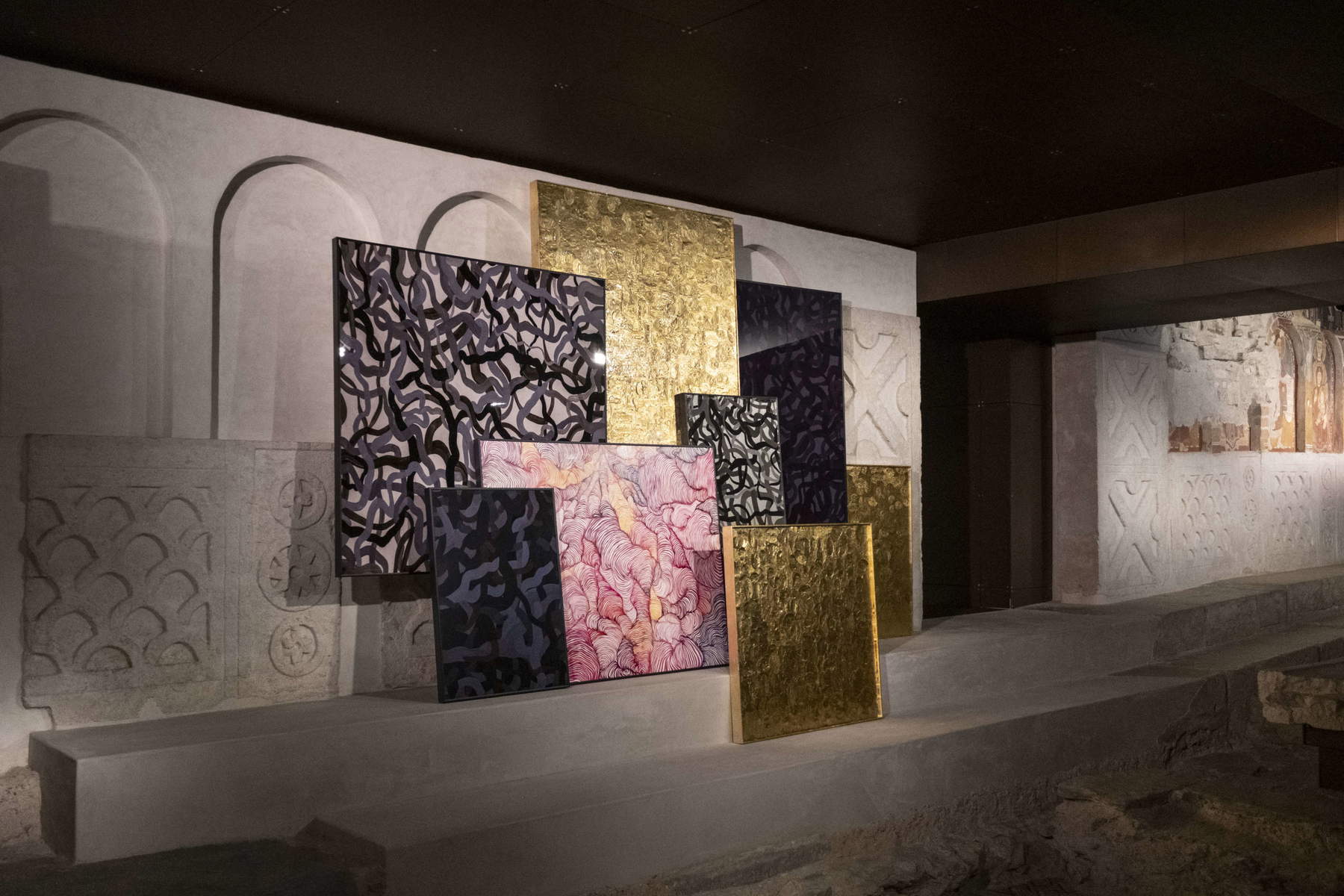 Ausstellungsgestaltung der Ausstellung „Atlante“ von Maurizio Donzelli. Foto: Clara Mammana