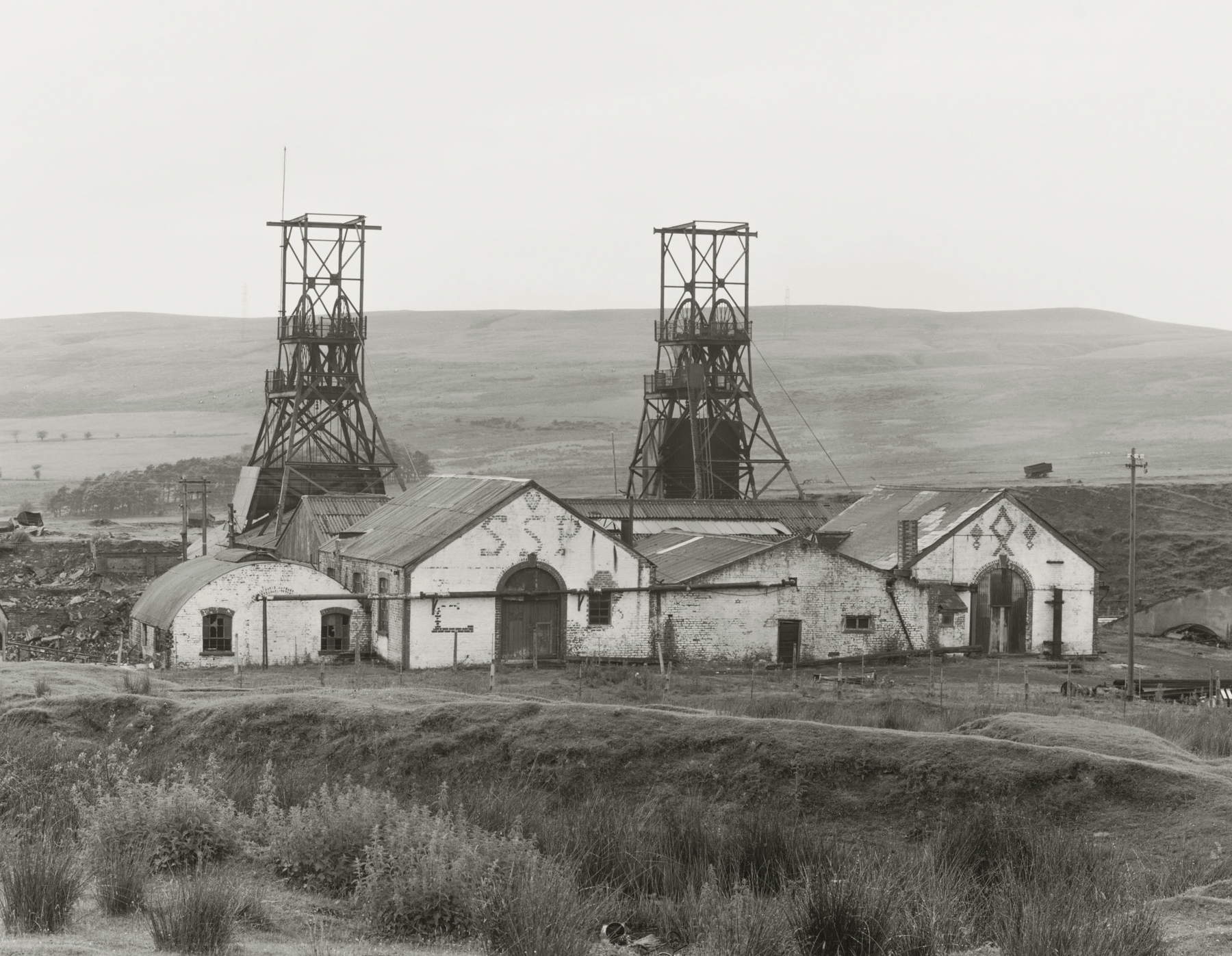 Bernd &amp; Hilla Becher, Brunnen von Seven Sisters, Südwales, Großbritannien (1966; Silbersalzabzug) &copy; Nachlass Bernd &amp; Hilla Becher, vertreten durch Max Becher. Mit freundlicher Genehmigung von Die Photographische Sammlung/SK Stiftung Kultur &ndash; Bernd &amp; Hilla Becher Archiv, Köln