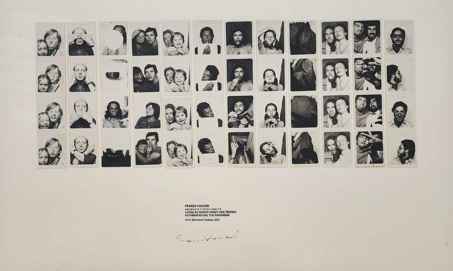 Franco Vaccari, Exposition en temps réel n° 4, « Laisse sur ces murs une trace photographique de ton passage » (1972). Photo : Federico Giannini